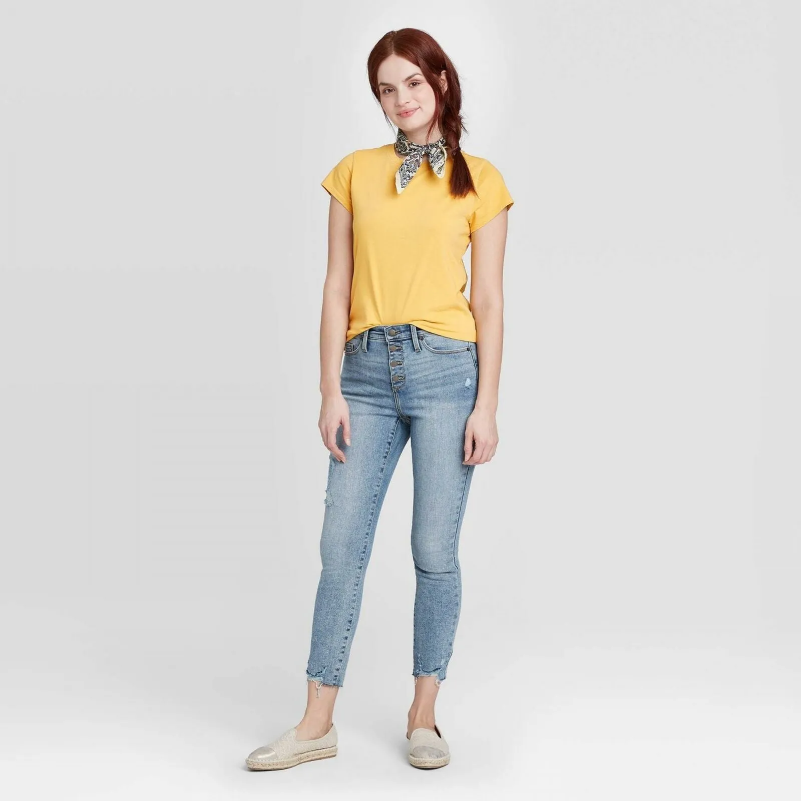Universal Thread Women's Standard Fit Short Sleeve Crewneck T-Shirt